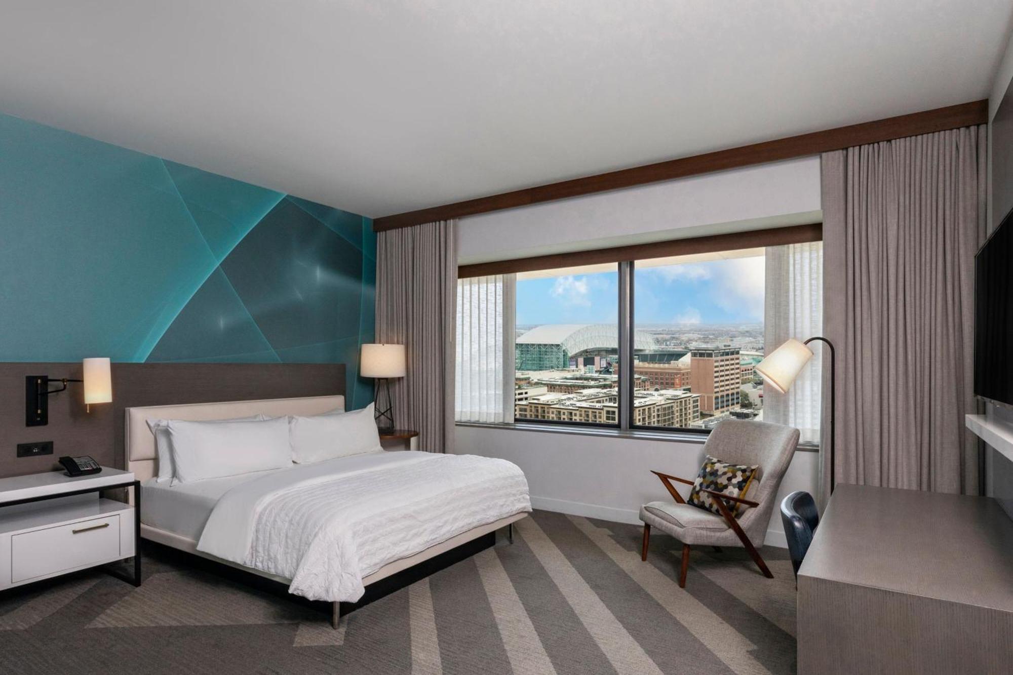 Le Meridien Downtown Hotel