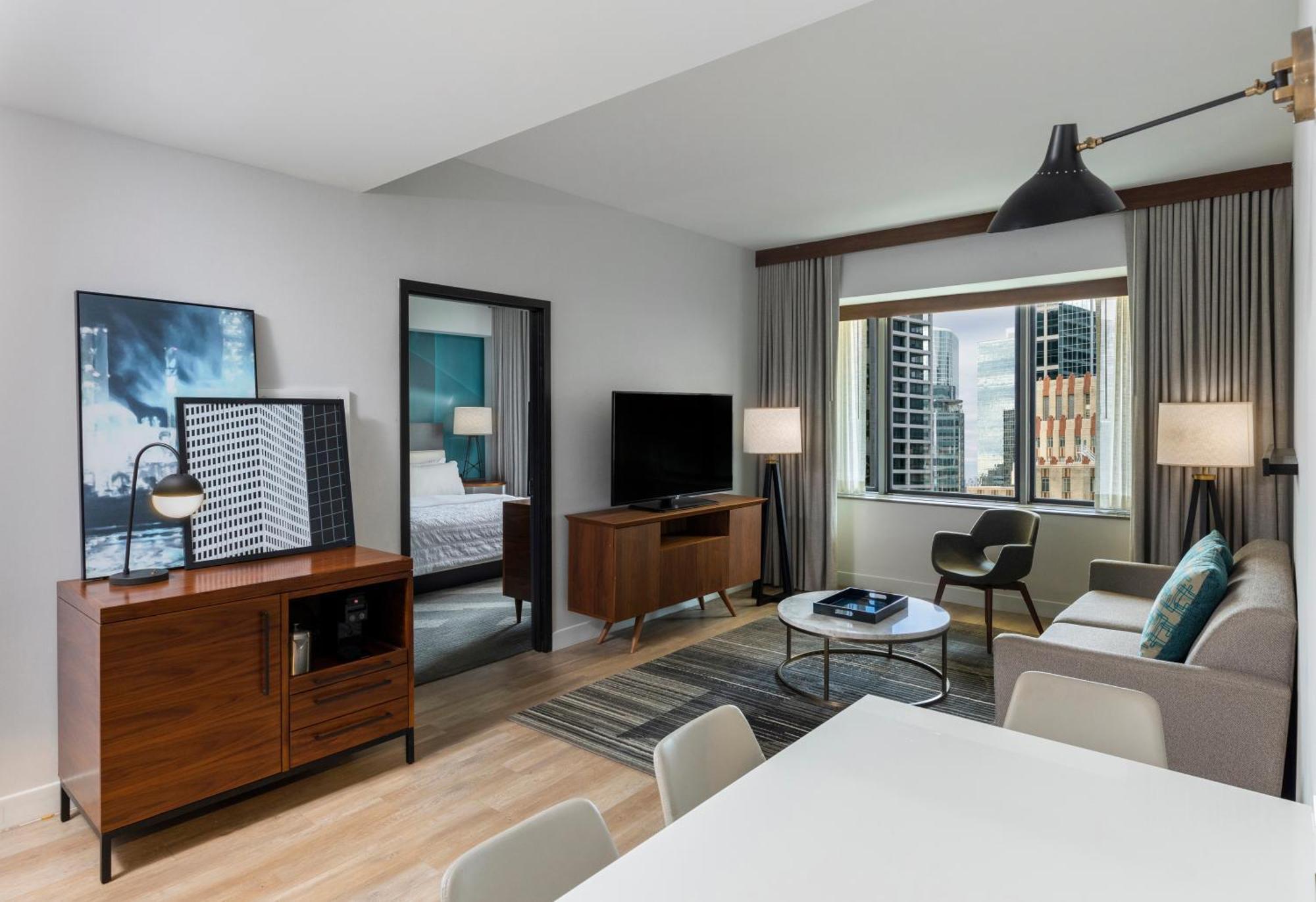 Le Meridien Downtown Hotel