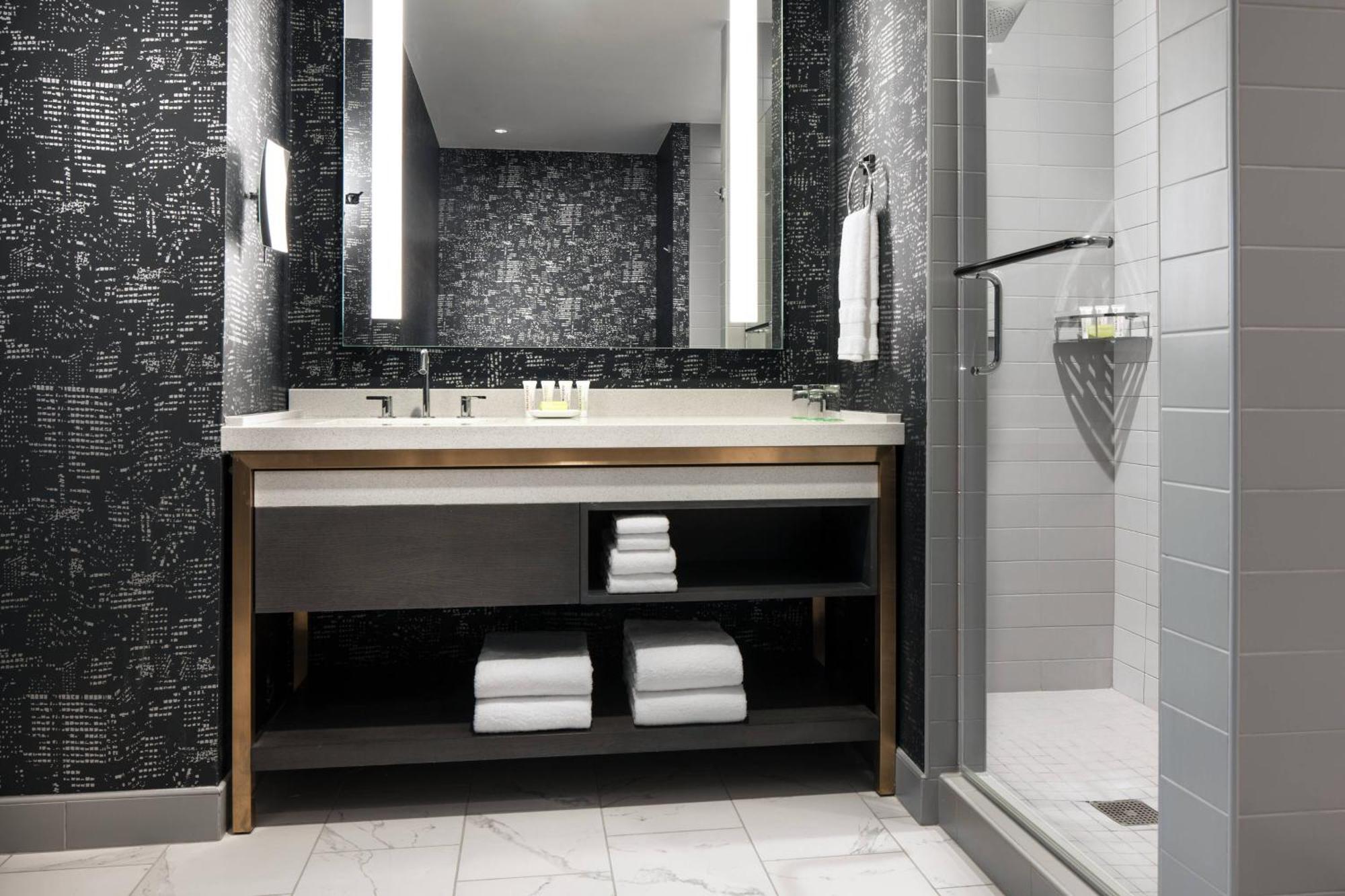 Le Meridien Downtown 4*