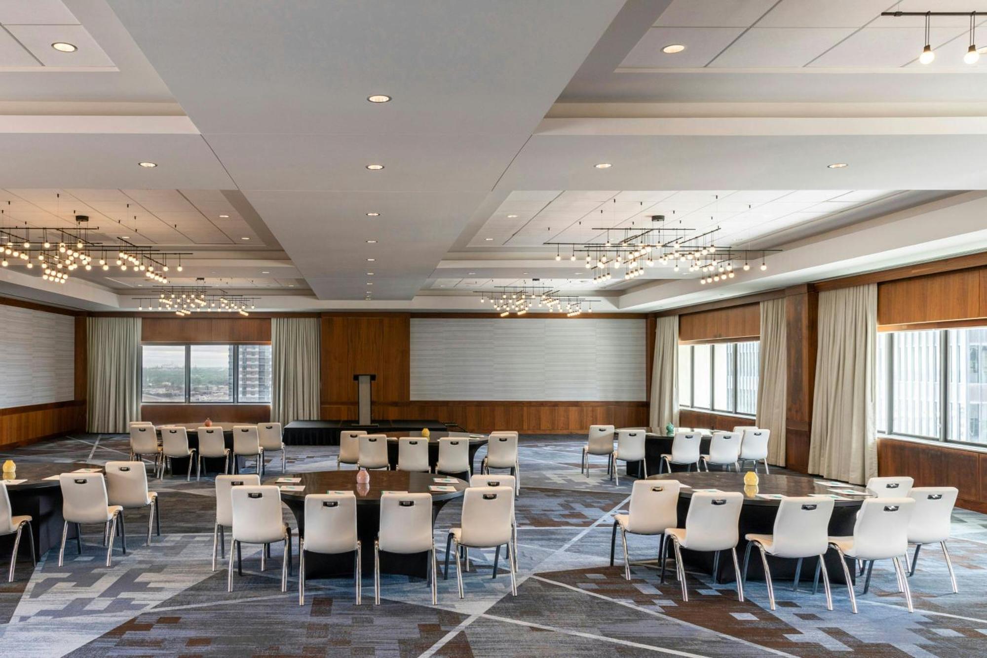 Le Meridien Downtown Hotel 4*